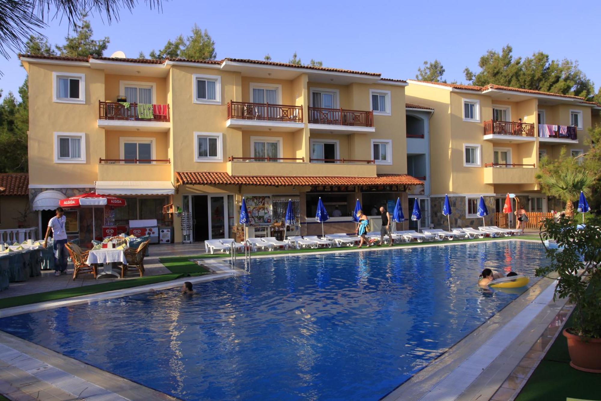 Pine Club Apart Hotel Kusadasi Exterior foto