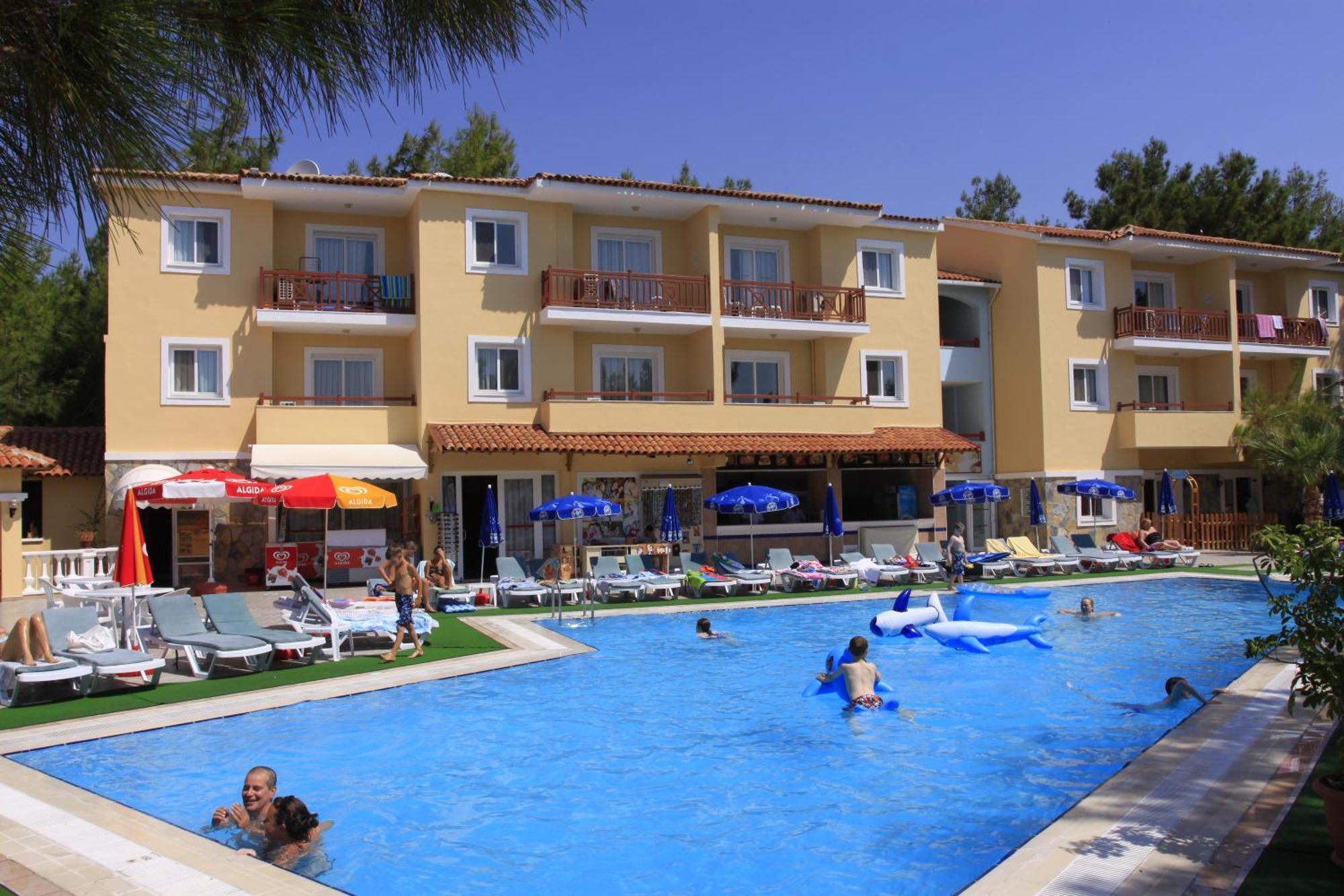 Pine Club Apart Hotel Kusadasi Exterior foto